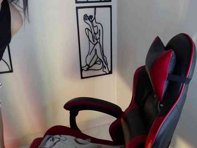 MiaRobinn webcam