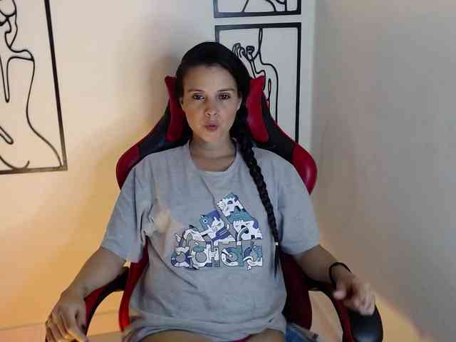 MiaRobinn webcam
