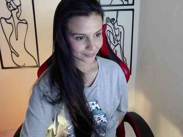 MiaRobinn webcam