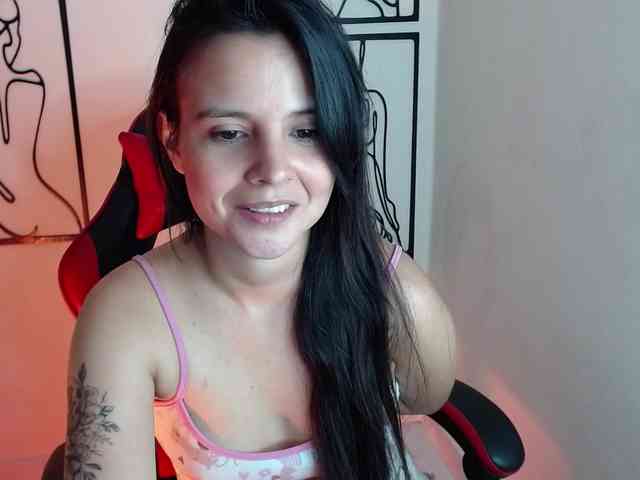MiaRobinn webcam