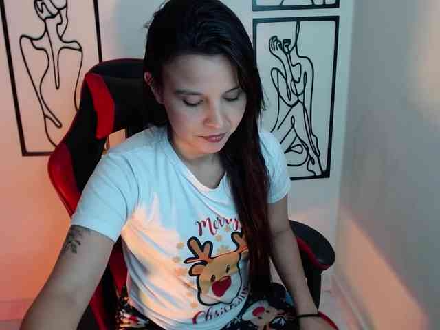 MiaRobinn webcam