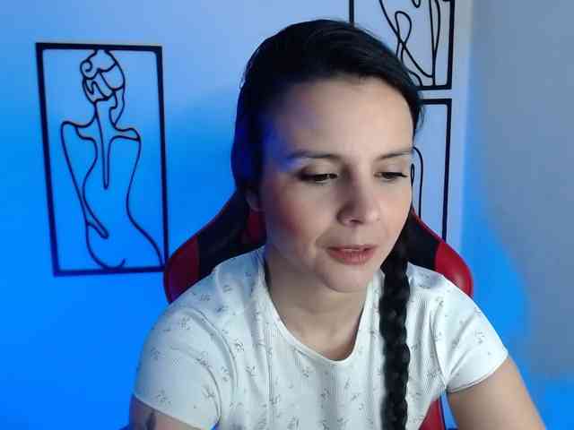 MiaRobinn webcam