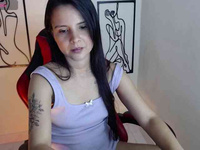 MiaRobinn webcam
