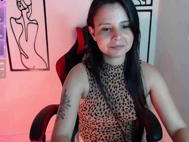 MiaRobinn webcam