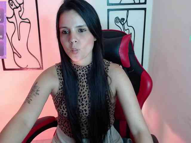 MiaRobinn webcam