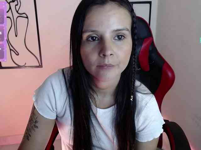 MiaRobinn webcam