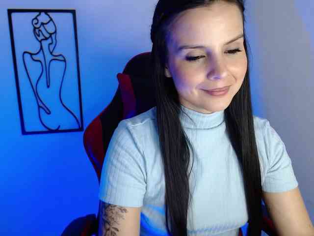 MiaRobinn webcam