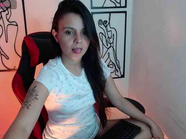 MiaRobinn webcam