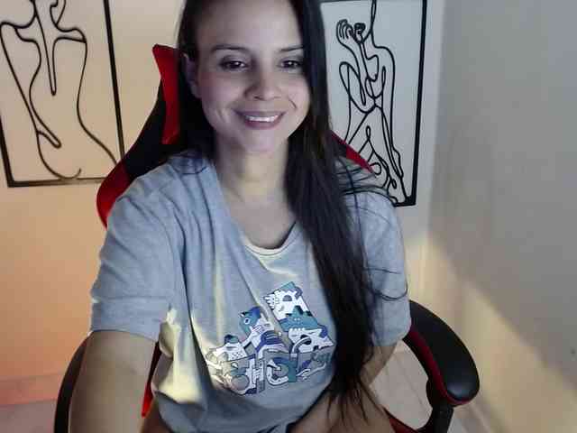 MiaRobinn webcam