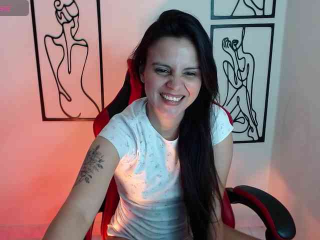 MiaRobinn webcam
