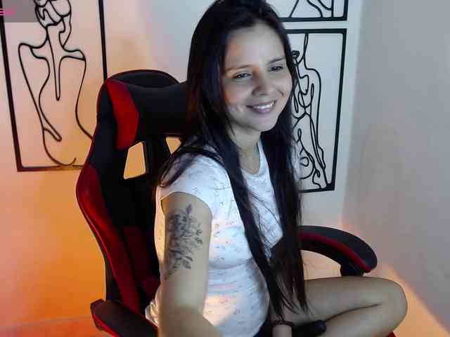 MiaRobinn webcam