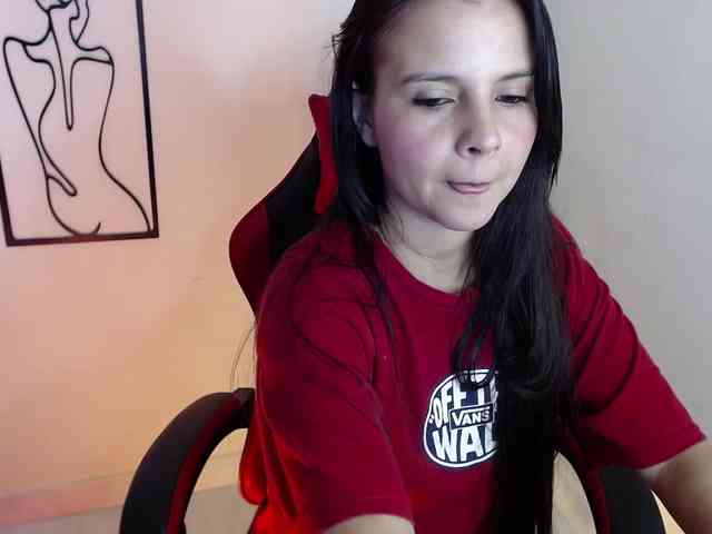 MiaRobinn webcam