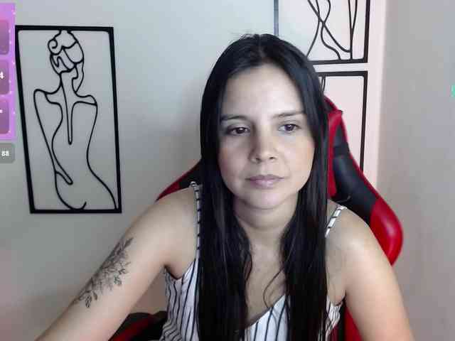 MiaRobinn webcam