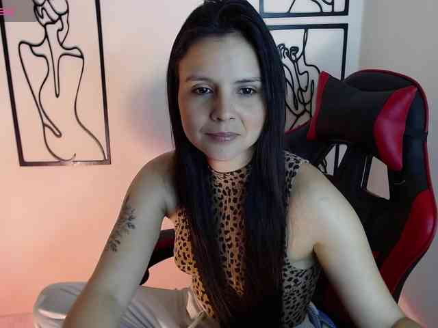 MiaRobinn webcam