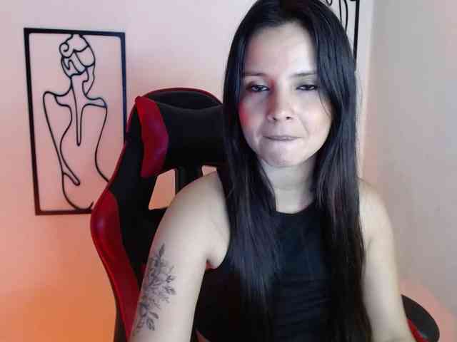 MiaRobinn webcam