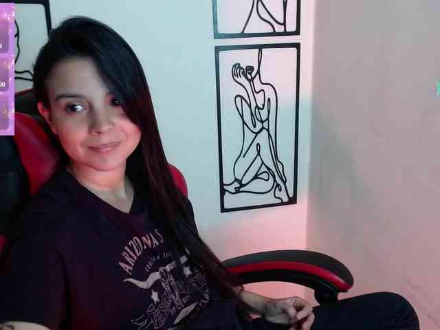 MiaRobinn webcam