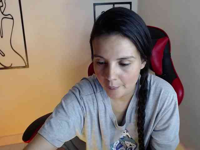 MiaRobinn webcam
