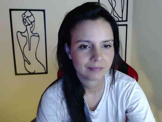 MiaRobinn webcam