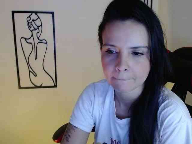 MiaRobinn webcam