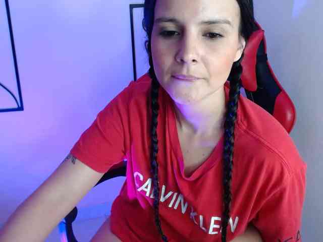 MiaRobinn webcam