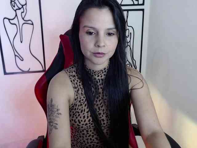 MiaRobinn webcam