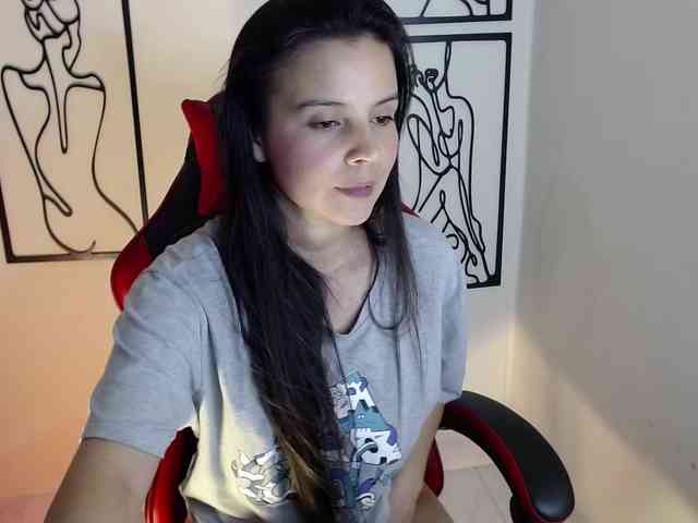 MiaRobinn webcam