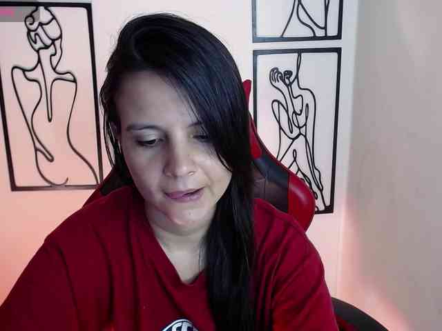 MiaRobinn webcam