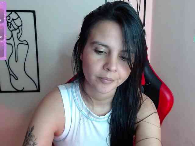 MiaRobinn webcam