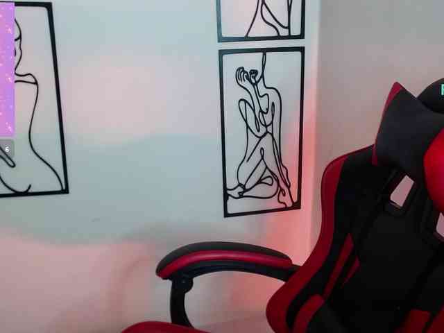 MiaRobinn webcam