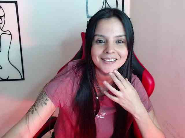 MiaRobinn webcam