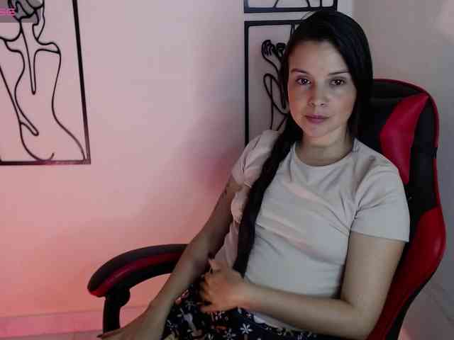 MiaRobinn webcam