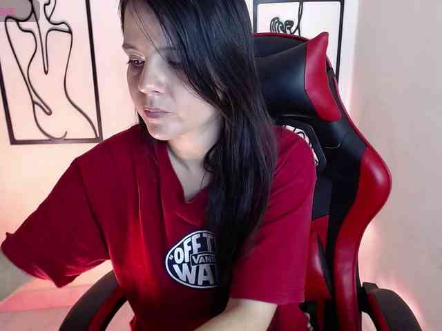 MiaRobinn