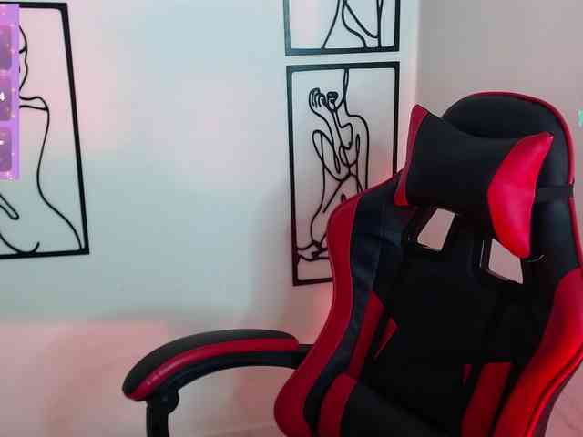 MiaRobinn webcam
