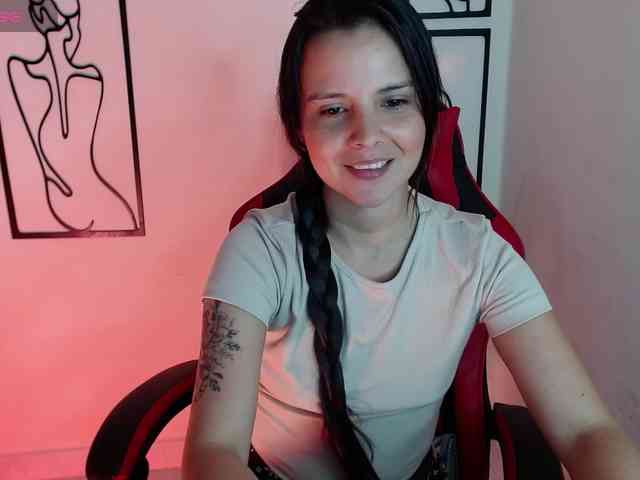 MiaRobinn webcam