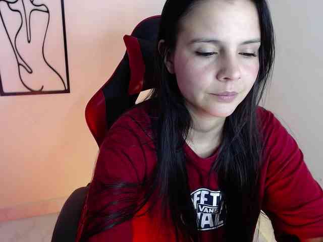 MiaRobinn webcam