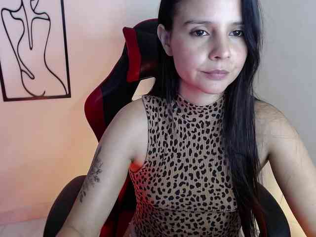MiaRobinn webcam