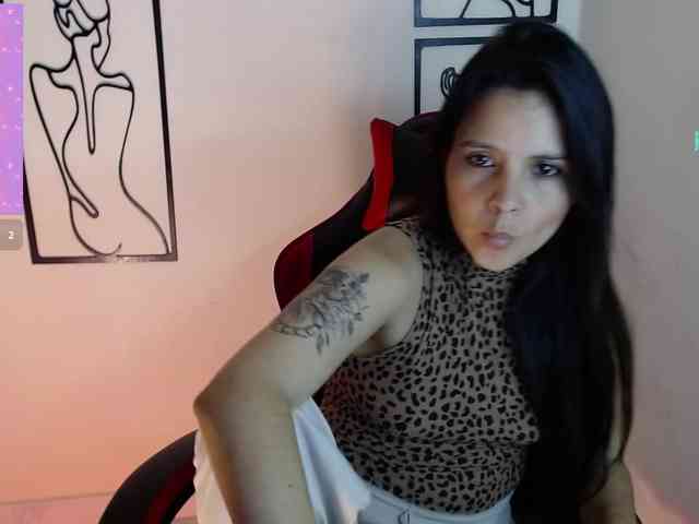 MiaRobinn webcam