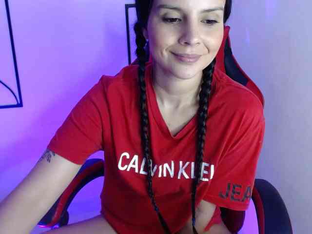 MiaRobinn webcam