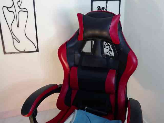 MiaRobinn webcam