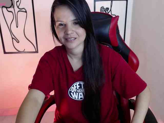 MiaRobinn webcam