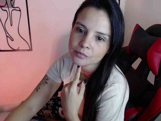 MiaRobinn webcam
