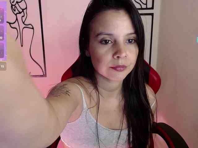 MiaRobinn webcam
