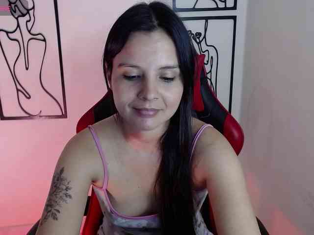 MiaRobinn Live Webcam on BongaCams