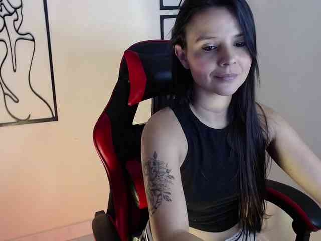 MiaRobinn webcam