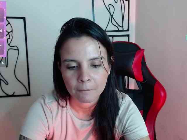 MiaRobinn webcam