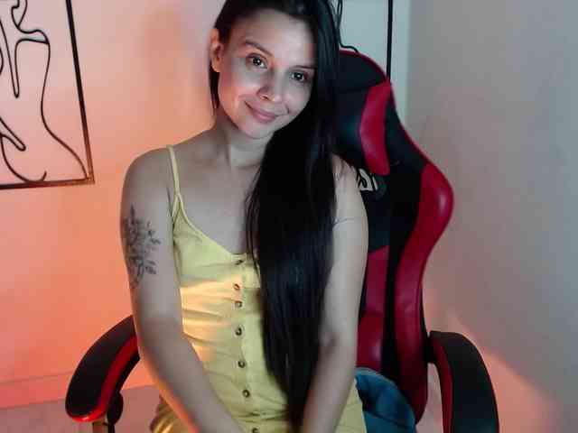 MiaRobinn webcam