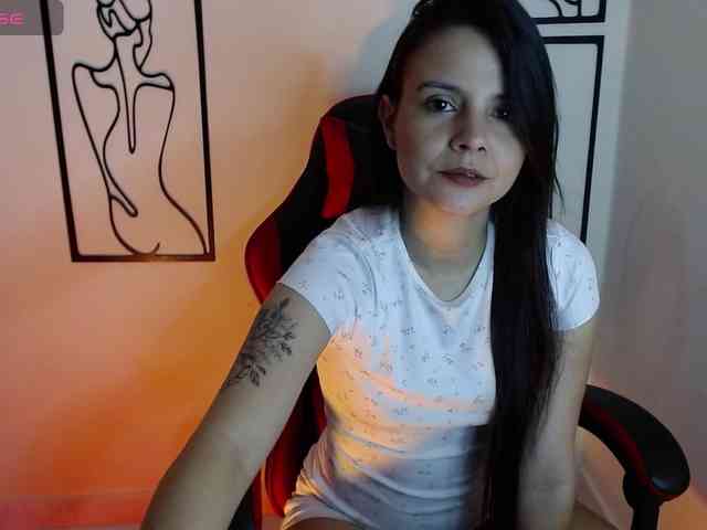 MiaRobinn webcam