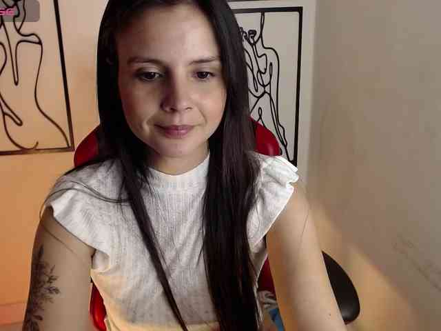 MiaRobinn webcam