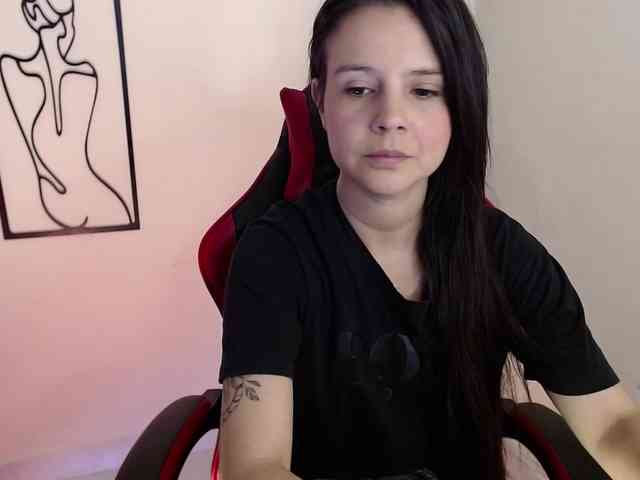 MiaRobinn webcam