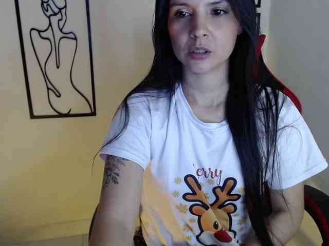 MiaRobinn webcam